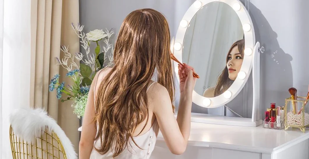 Are LED Makeup Mirrors Bad for Your Eyes