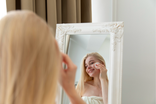 How to Clean a Makeup Mirror